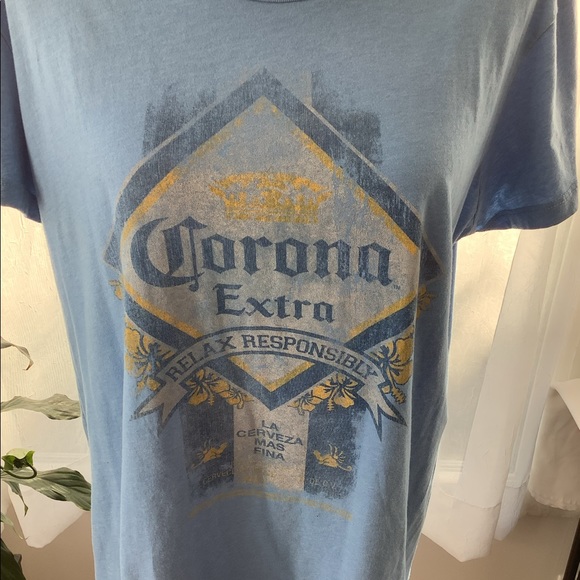 Old Navy collectible t shirt - Picture 2 of 5